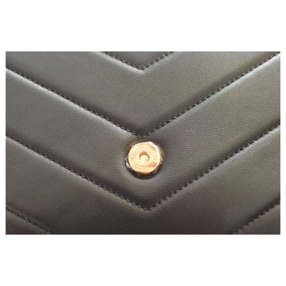 Yves Saint Laurent LOULOU small in MATELASSÉ black lambskin leather shoulder bag - Picture 10 of 16